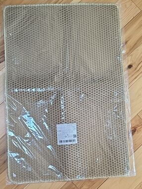 X-LARGE honeycomb Style Easy Clean Cat Litter Box Mat - Beige NWT
